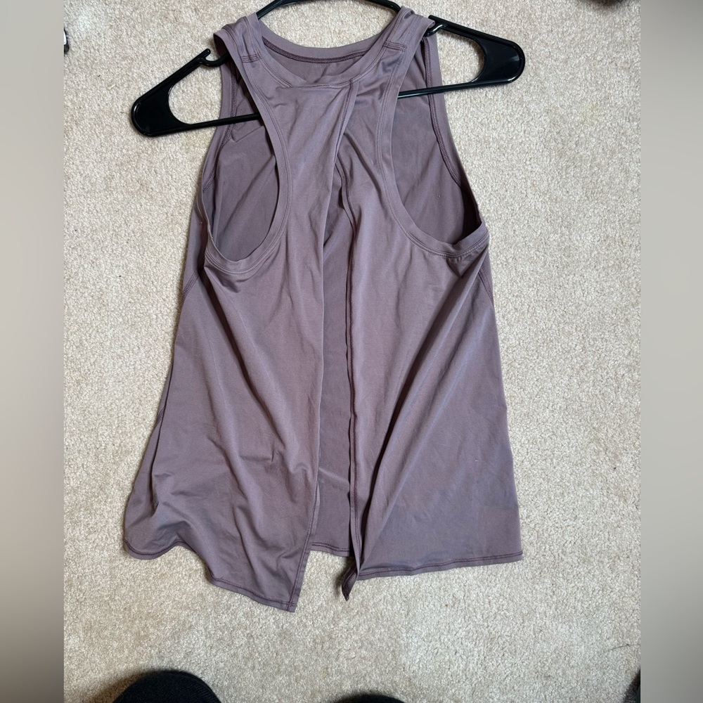117. Lululemon Razorback tank split back. - Picture 3 of 3